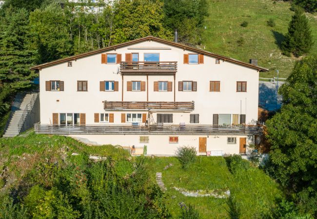 Ferienwohnung in Laax - LAAX Homes - Casa Fau Ferienwohnung in Laax - LAAX Homes - Casa Fau
